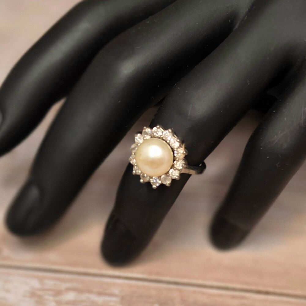 New! Ring - Picture 1 of 12